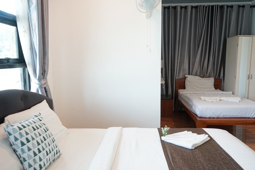 Deluxe Triple Room - Photo 3