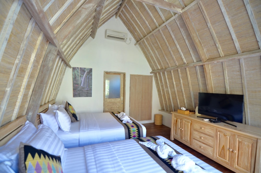 Family Bungalow, 2 Double Beds photo 3