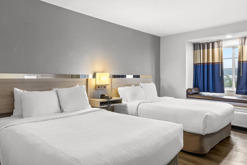Standard Room, 2 Double Beds, Non Smoking photo 1
