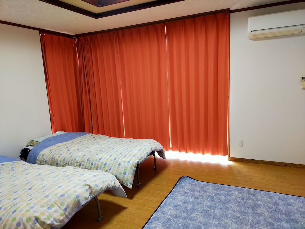 Standard Triple Room, Shared Bathroom photo 1