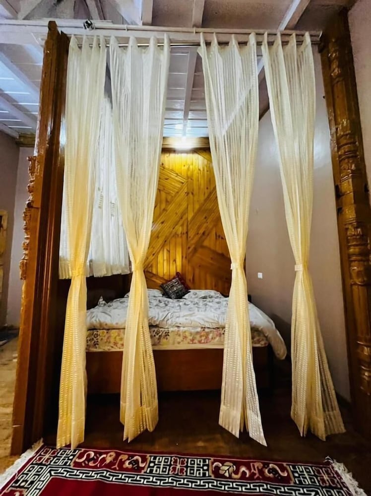 Mountain Vista Family Suite with Terrace photo 3