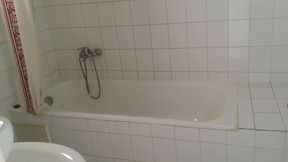Junior Suite, 1 King Bed, Non Smoking, Courtyard View photo 2