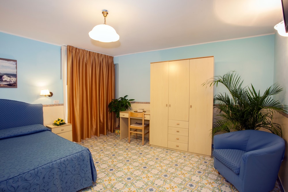 Classic Double Room - Photo 4