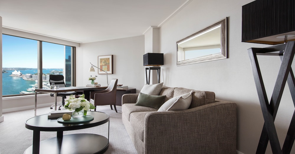 One Bedroom Full Harbour Club Suite