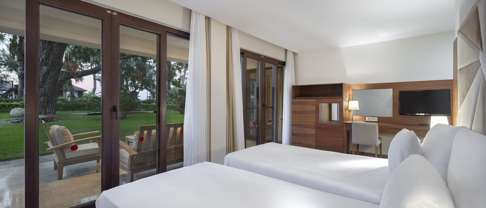 Royal Suite with Sharing Swimming Pool photo 1