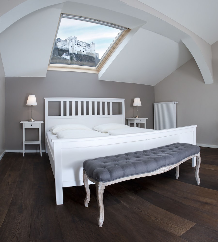 Suite - Photo 2