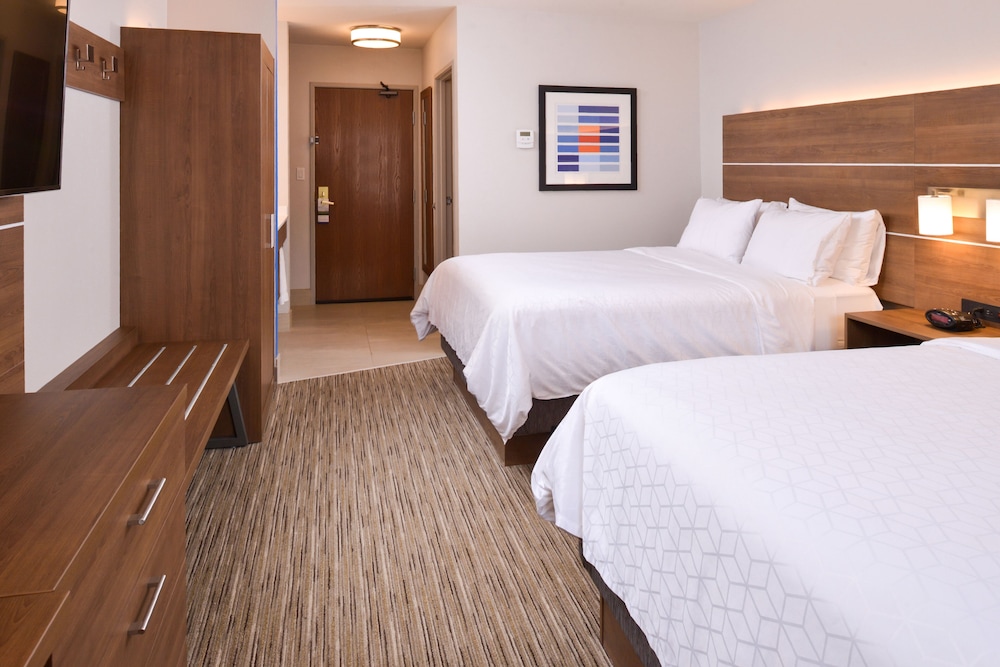 Standard Room, Multiple Beds - Photo 3