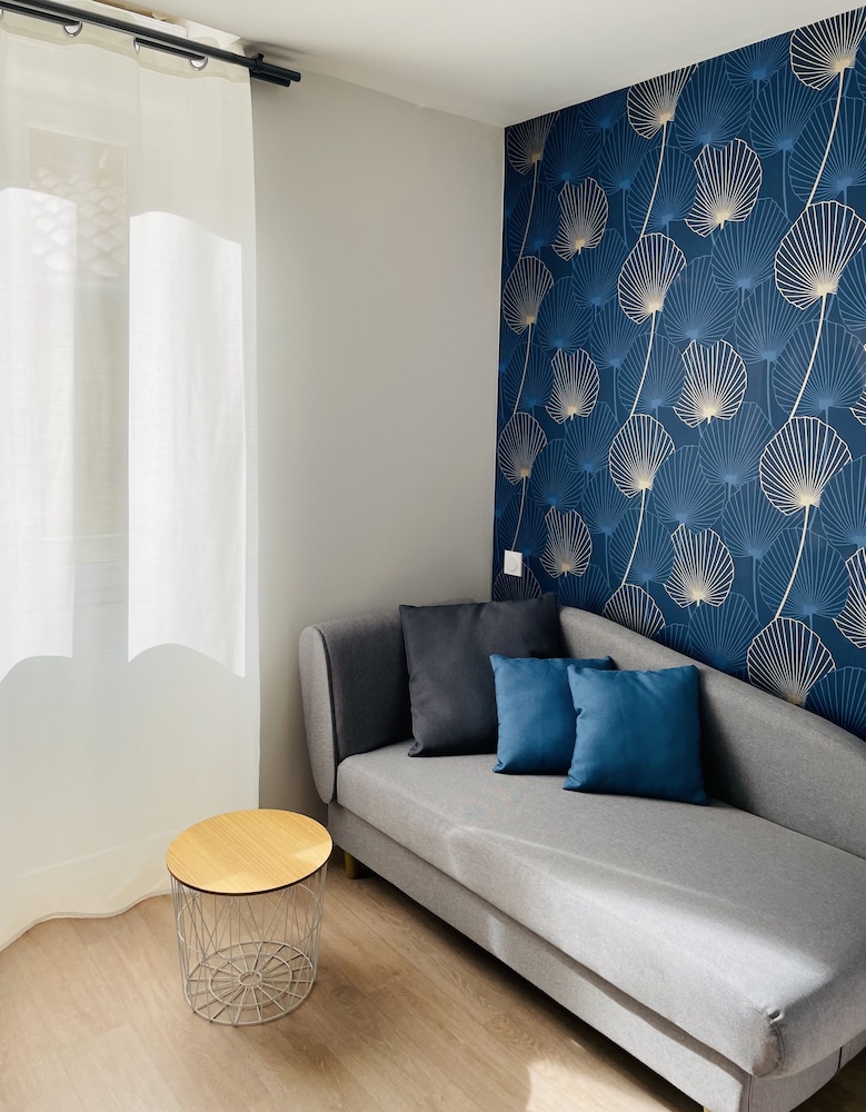 Suite - Photo 22