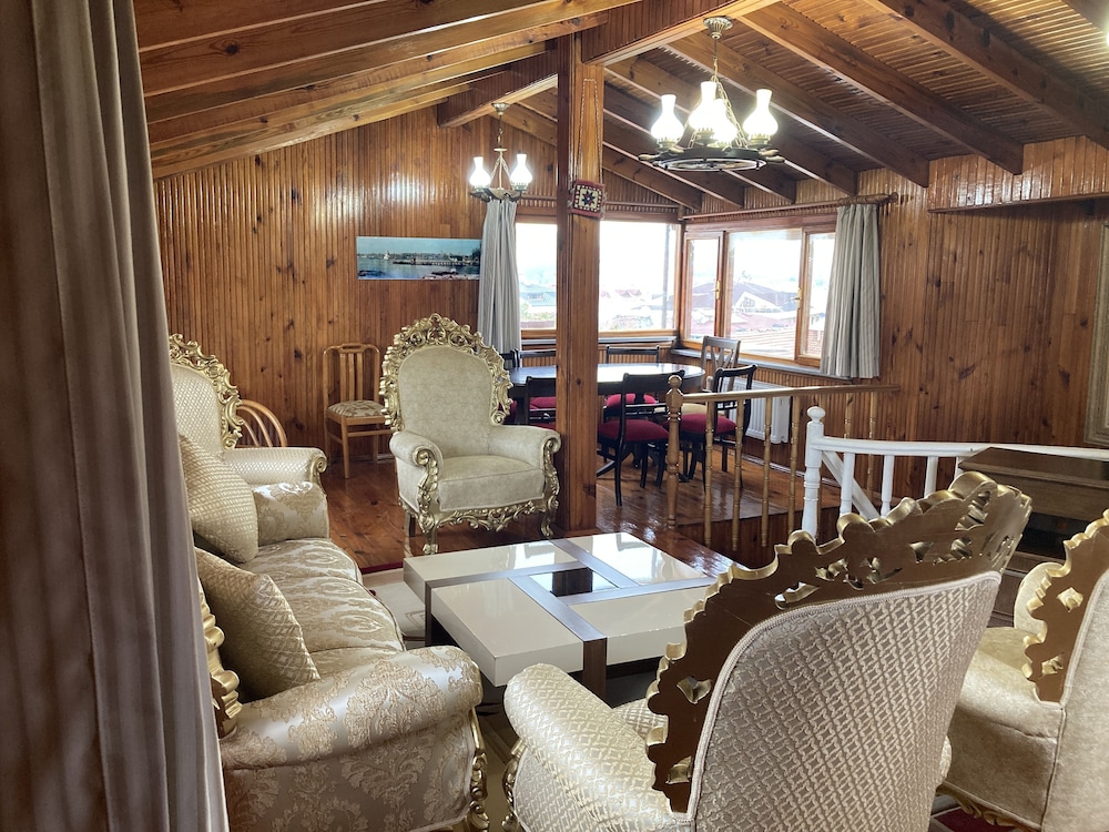 Villa photo 1