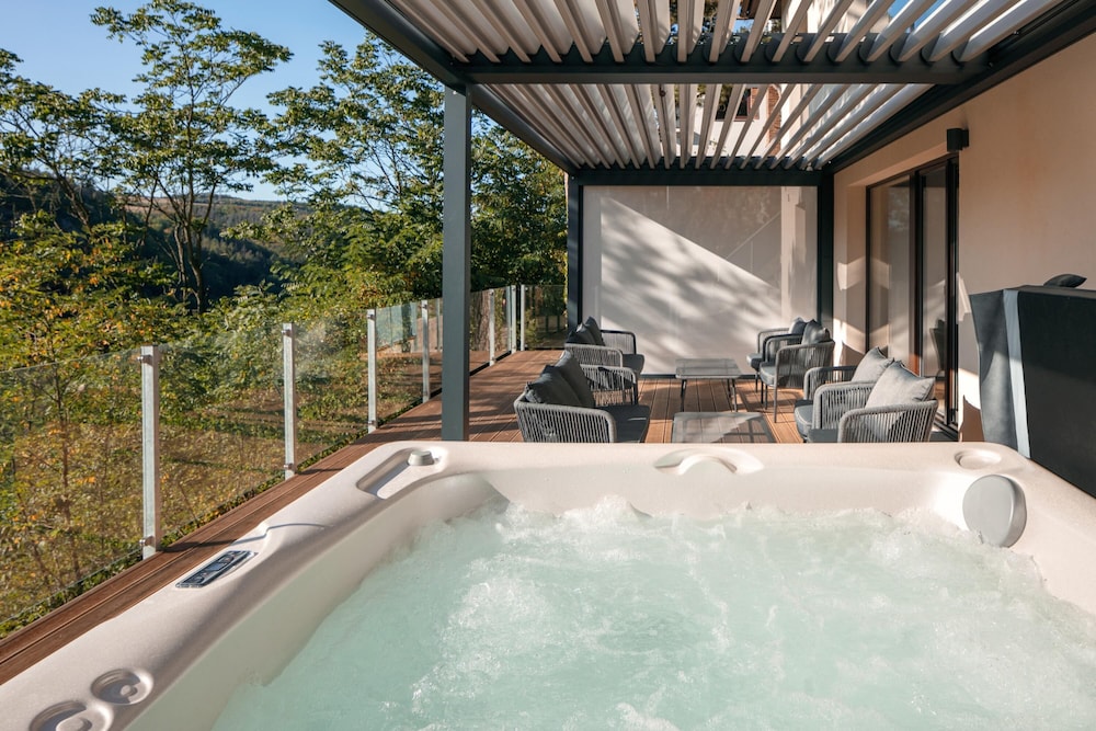 Villa photo 3