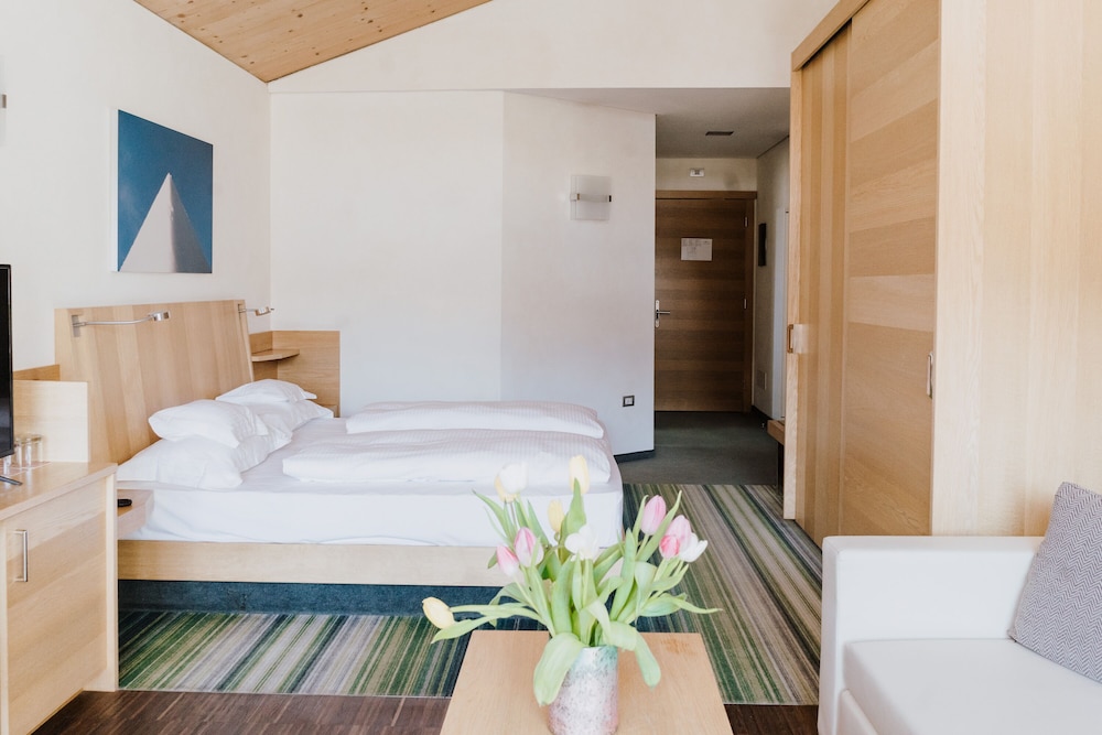 Deluxe Room - Photo 3