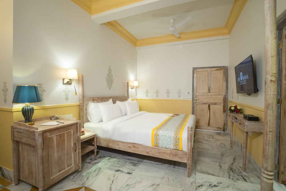 Upper Luxury - Photo 1