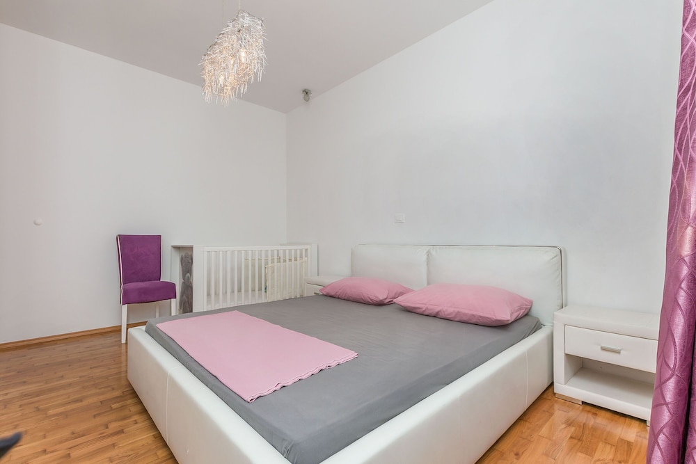 Apartment (A1)