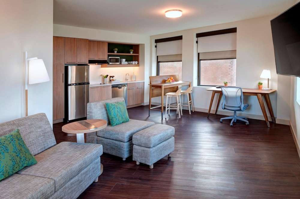Suite, 1 Bedroom, City View - Photo 7
