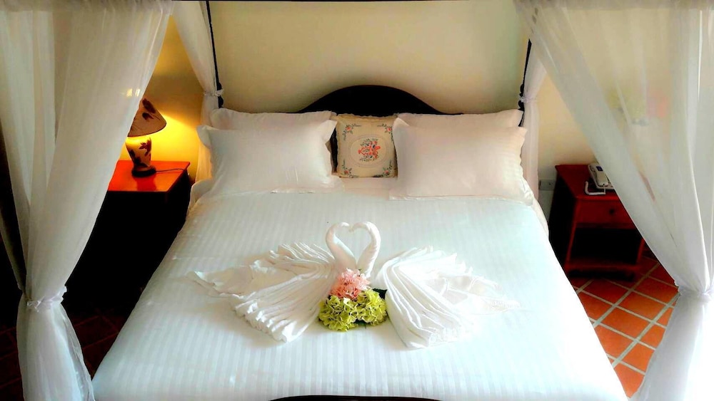 Deluxe Room, 1 Double Bed, River View, Poolside (for 2 persons) photo 3