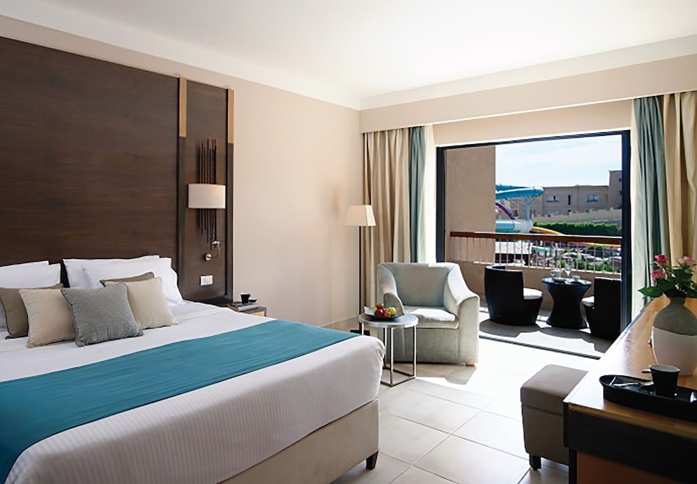 Standard Room thumbnail 5