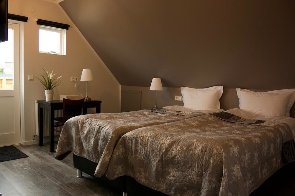 Double or Twin Room, Private Bathroom (Balcony) photo 1