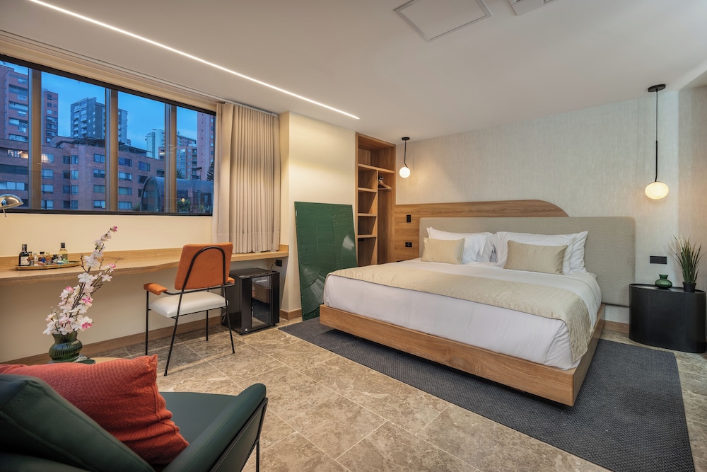 Superior Suite (201)