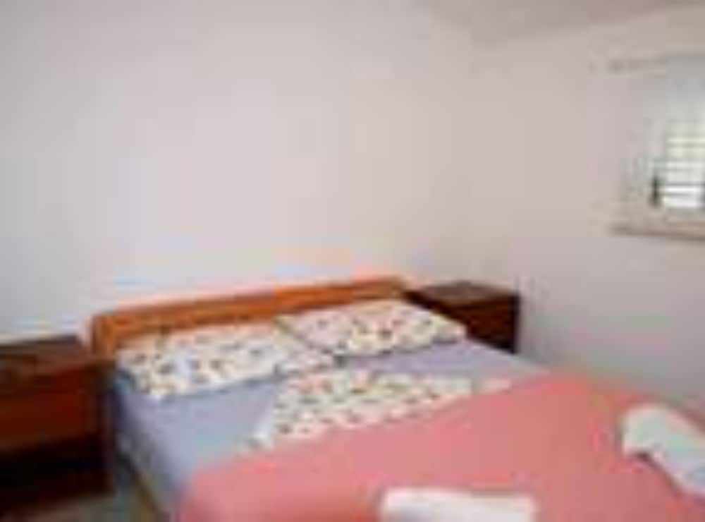 Apartment (One Bedroom Apartment with Balcony)