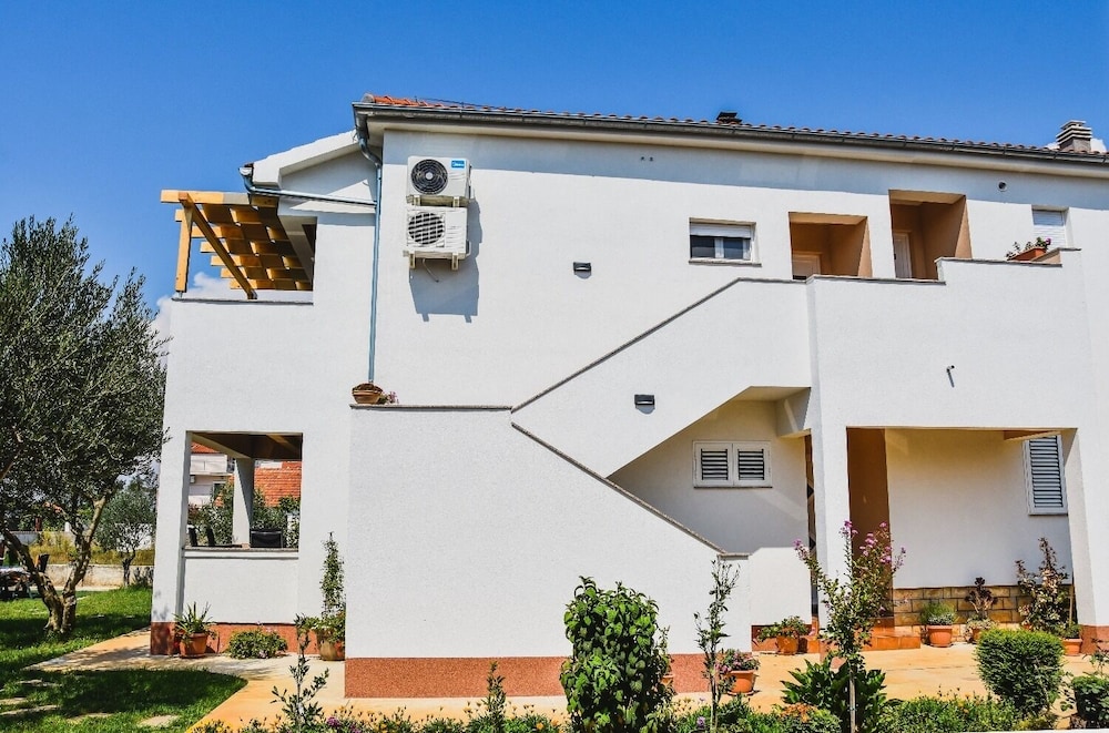 Apartment (FRANE - family apartment - A2 kat(4+1)