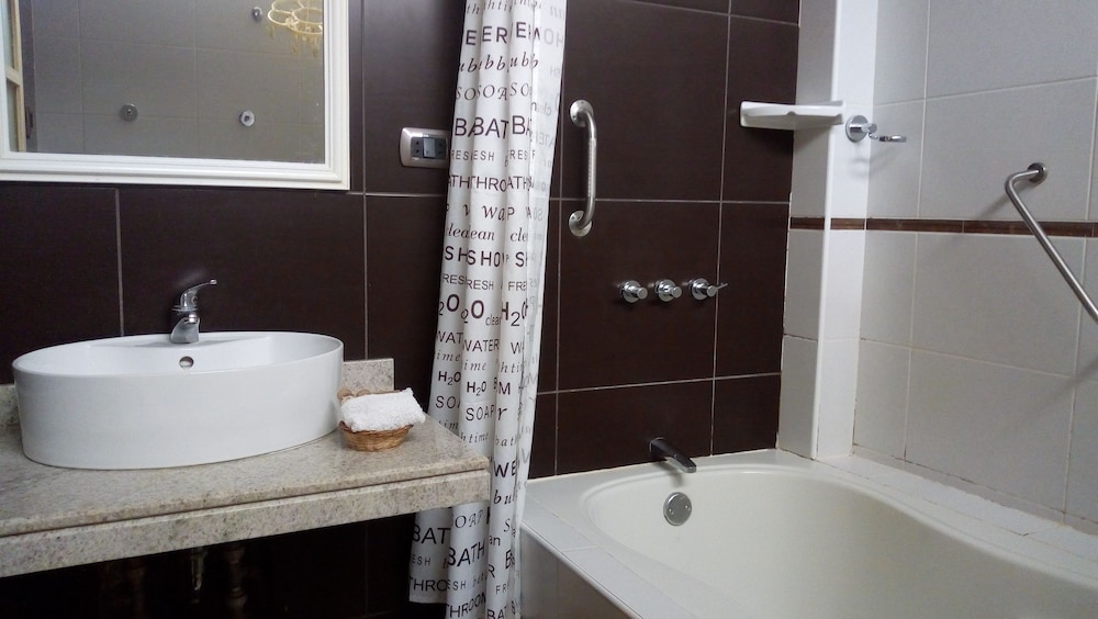 Family Quadruple Room, 1 Bedroom, Non Smoking, Private Bathroom photo 3