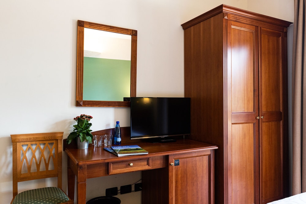 Standard Double Room - Photo 3