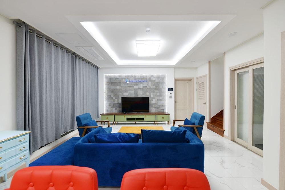 Presidential Condo photo 1
