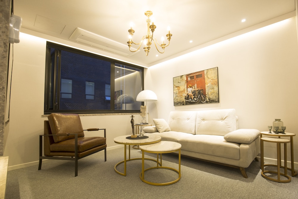 Main Building Suite (Randomly Selected) - Photo 17
