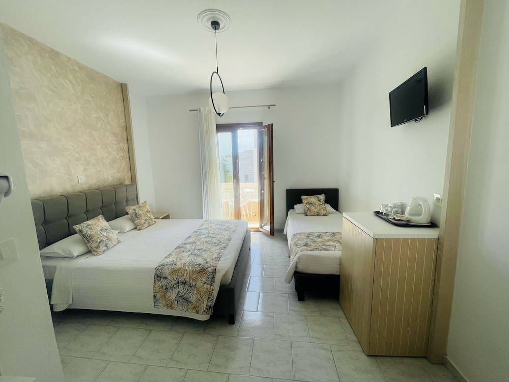 Superior Triple Room - Photo 1