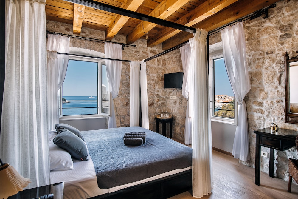 Premium Room, City View
