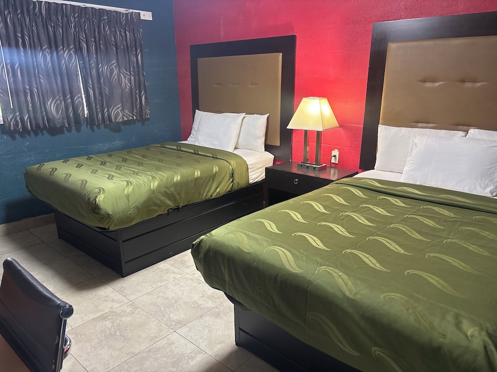 Standard Room, 2 Queen Beds, Non Smoking photo 1