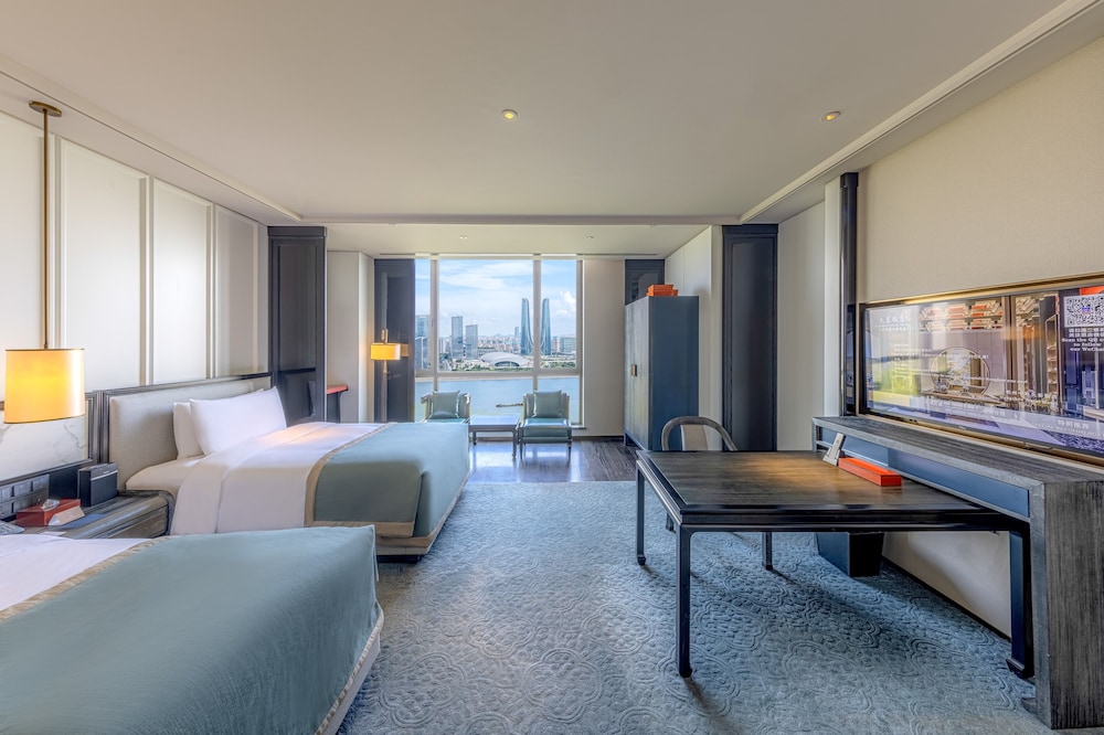 Deluxe River View Twin Room