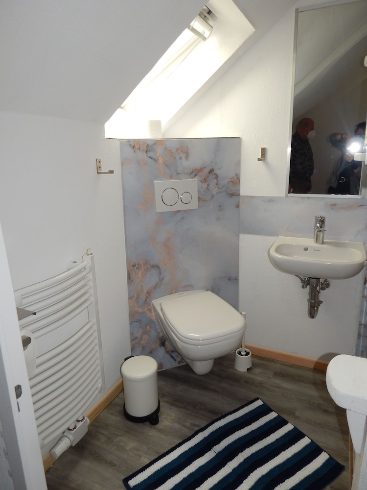 Basic Single Room photo 3