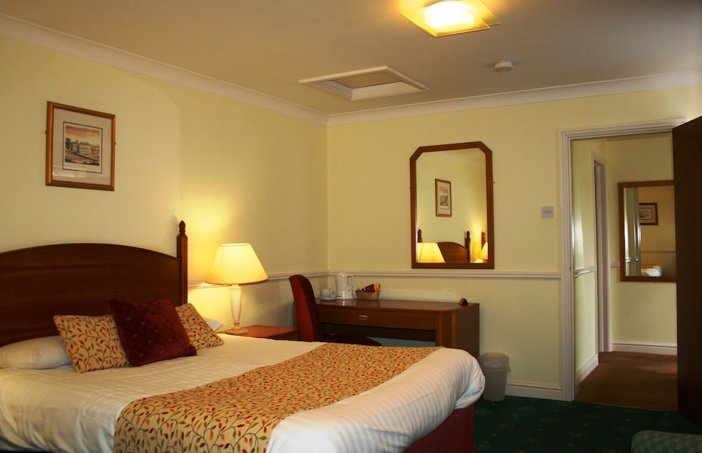 Family Twin Room, Multiple Beds, Courtyard View photo 3