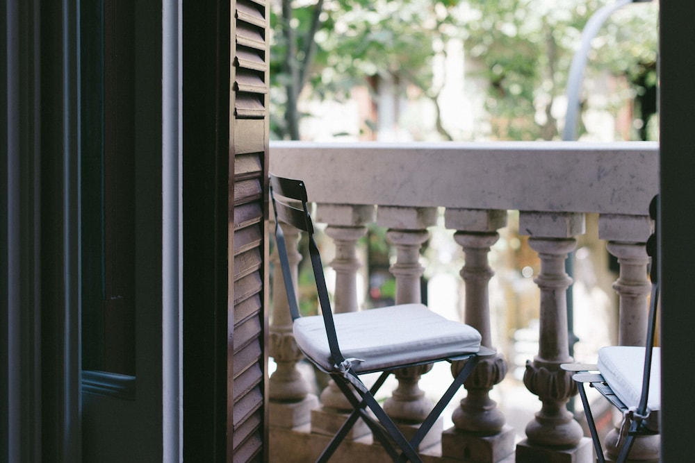 Double or Twin Room, Balcony, City View (Provenza) thumbnail 5