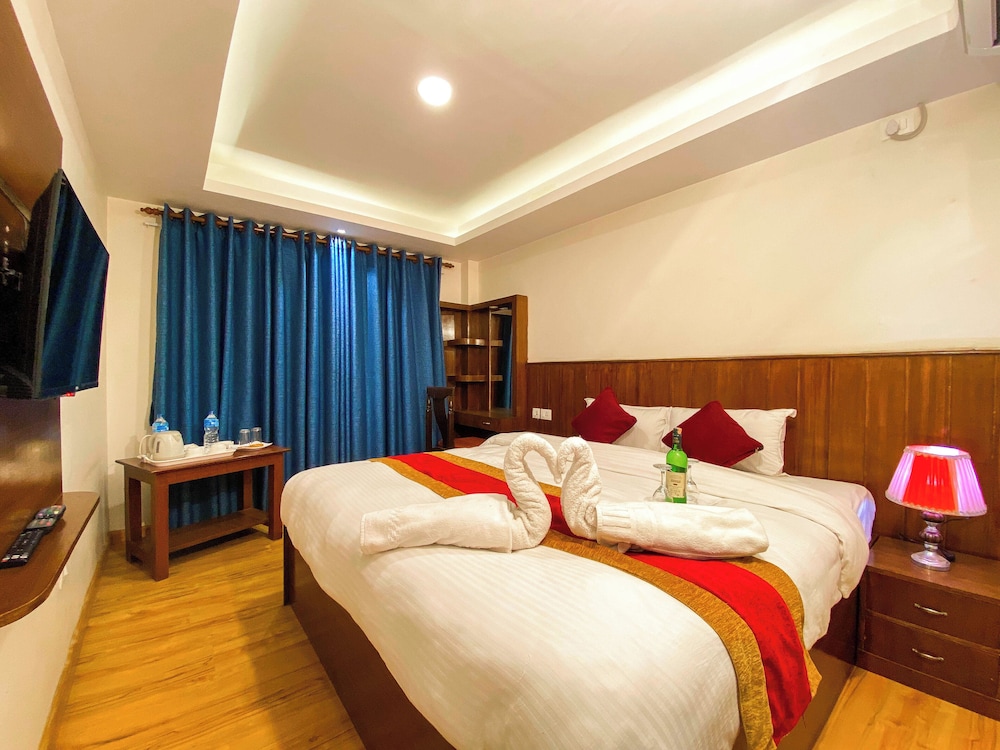Deluxe Double or Twin Room - Photo 6