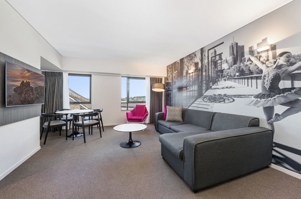 Two Bedroom Apartment - Photo 3