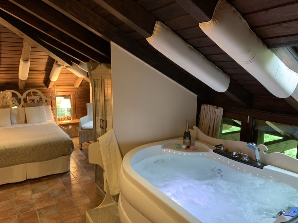 Penthouse, Hot Tub photo 2
