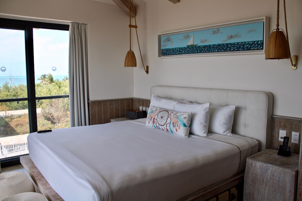 ROYAL Oceanview "Barefoot" Suite - Photo 7
