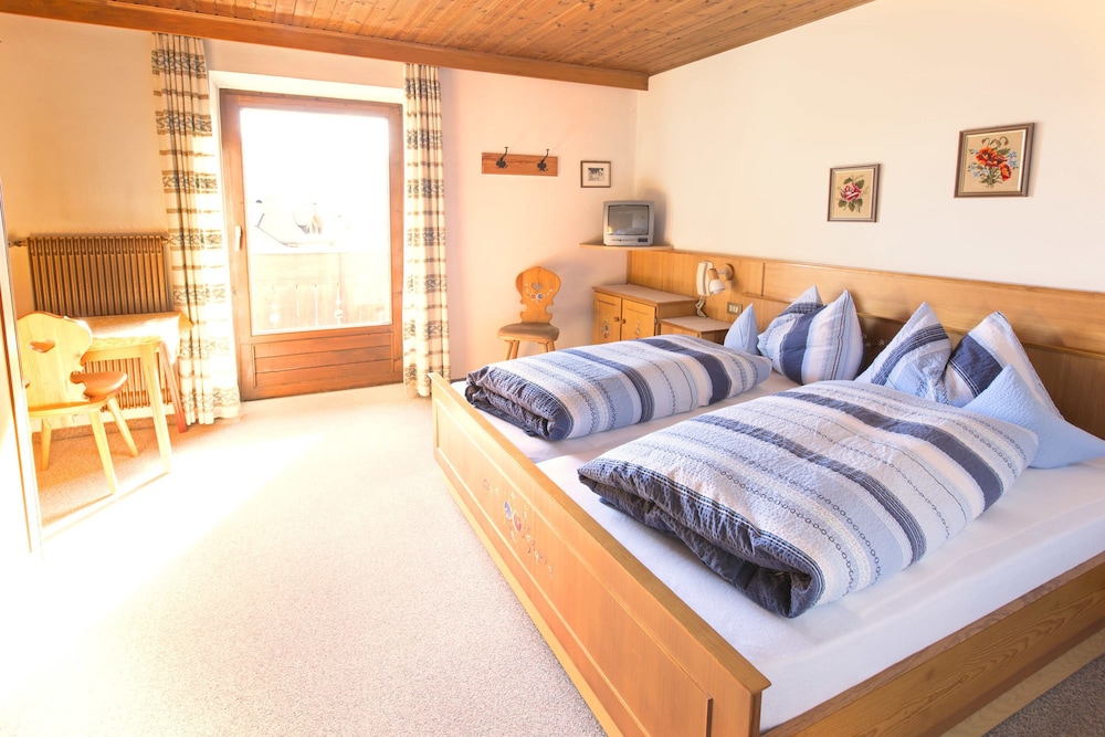 Double or Twin Room photo 2