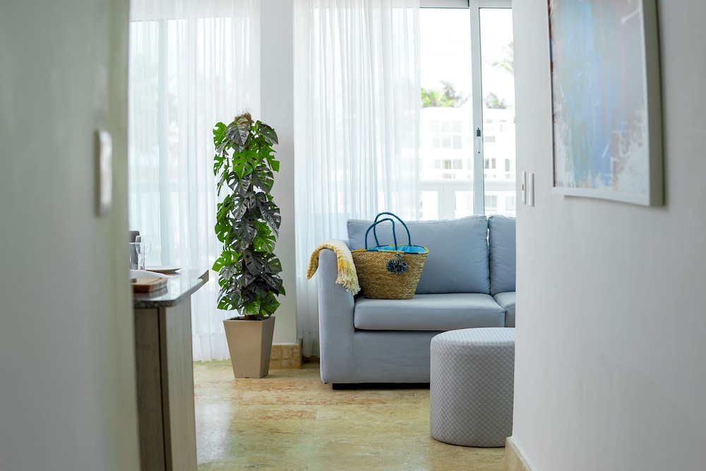 Panoramic Condo, Beach View, Beachside photo 3