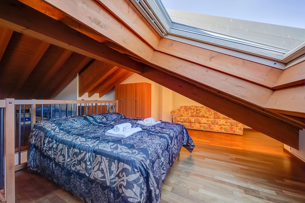 Family Apartment, Multiple Bedrooms, 2 Bathrooms, Mountainside (Penthouse The Magnifique View)