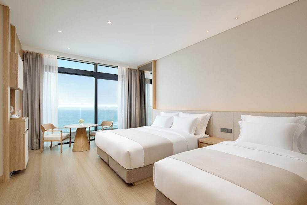 [30Hour Stay & 2 Breakfast] Deluxe Family Twin Garden Ocean (Mon-Thu Check-in, Peak Season Excluded)