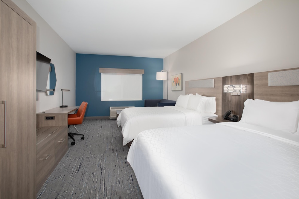 Suite, Multiple Beds - Photo 1