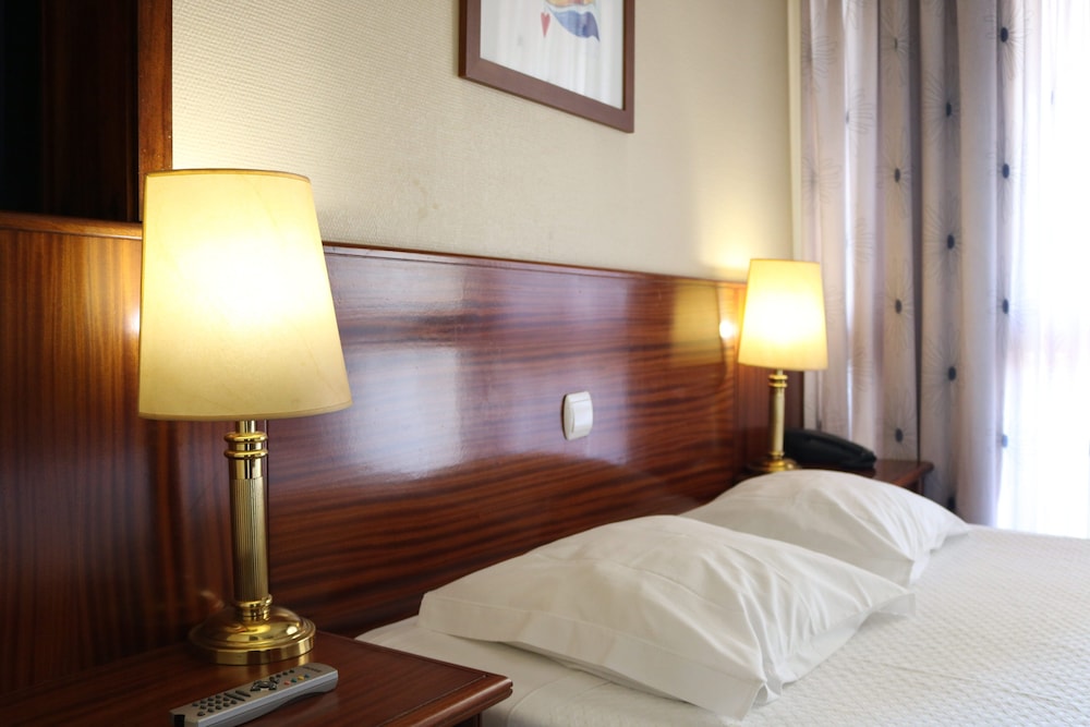 Standard Double Room - Photo 2