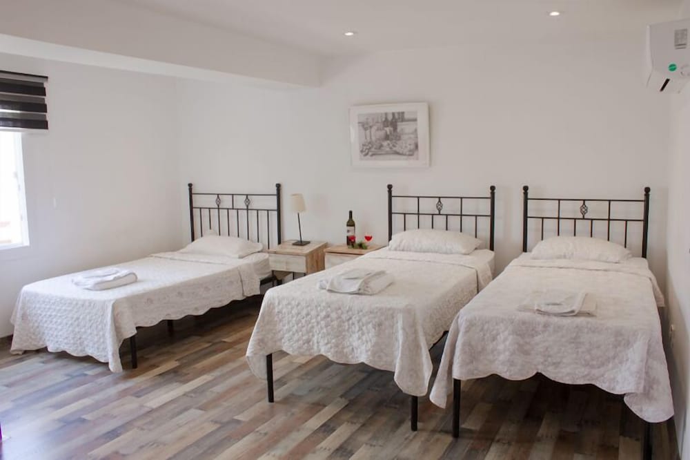 Standard Triple Room, Multiple Beds, Private Bathroom