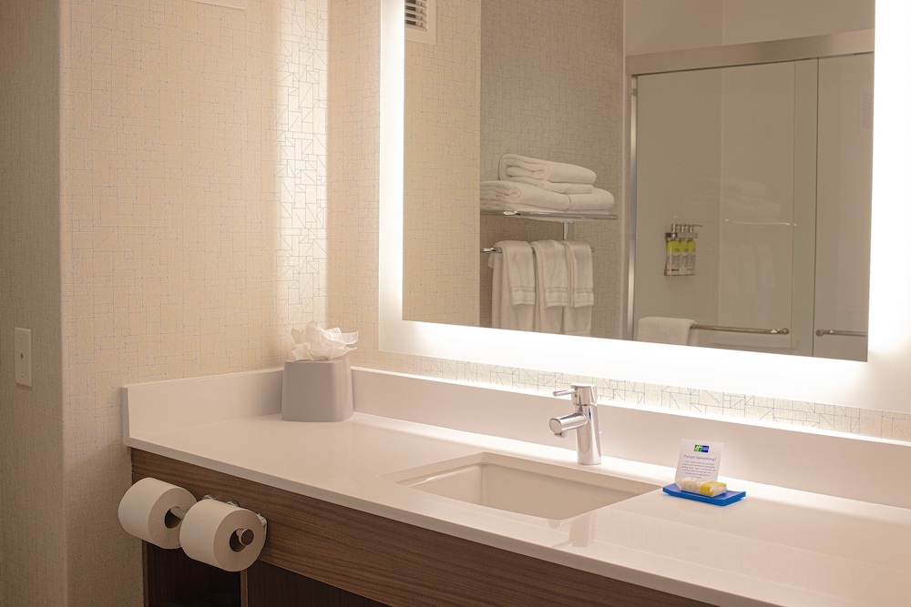 Suite, Accessible, Corner (Mobility) - Photo 4