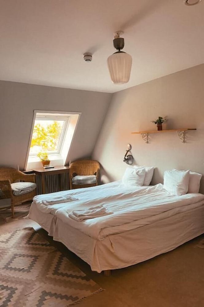 Basic Double or Twin Room, City View