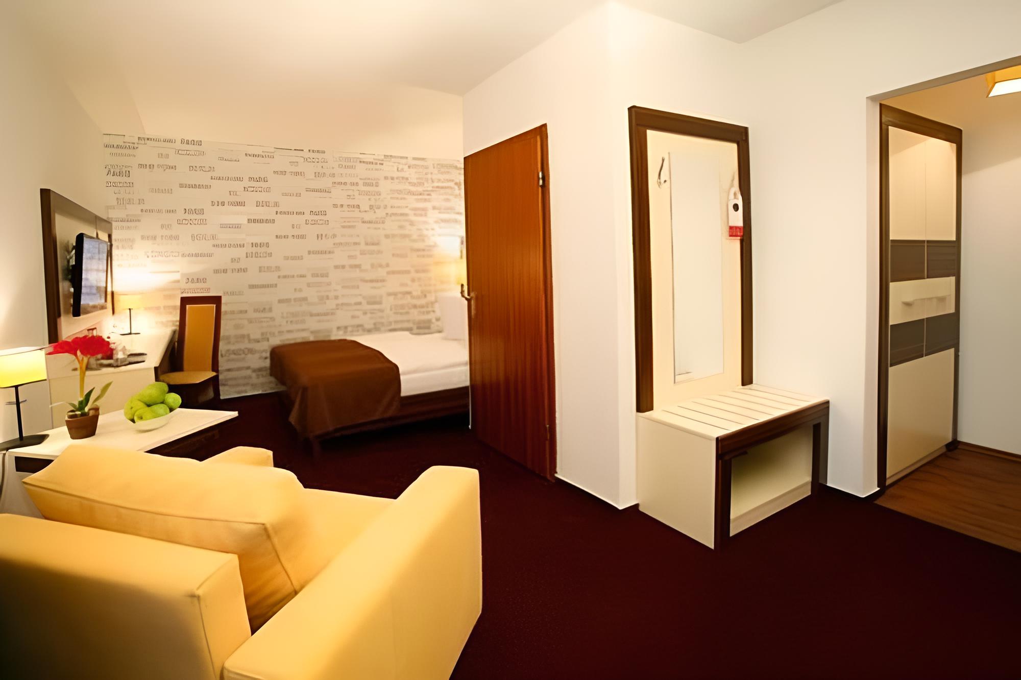 Single Room photo 3