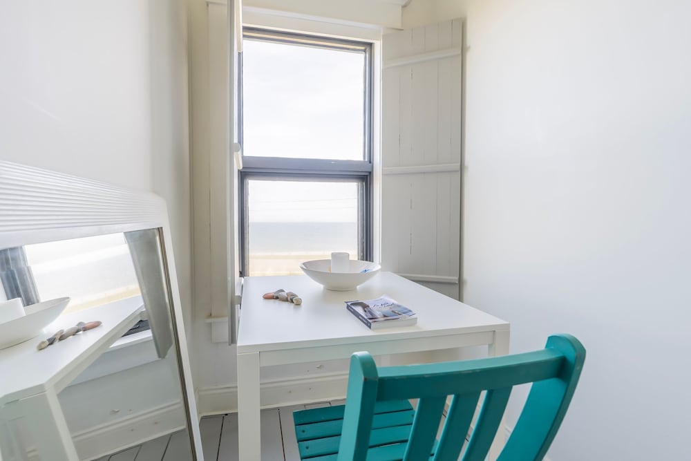 Double Room, Balcony, Beach View photo 3